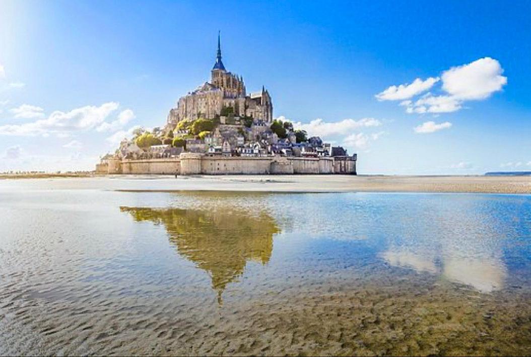 Chateau De Chambres Mont St Michel Saint-James Exterior foto